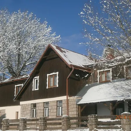 شاليه Horska Roubenka Strážné
